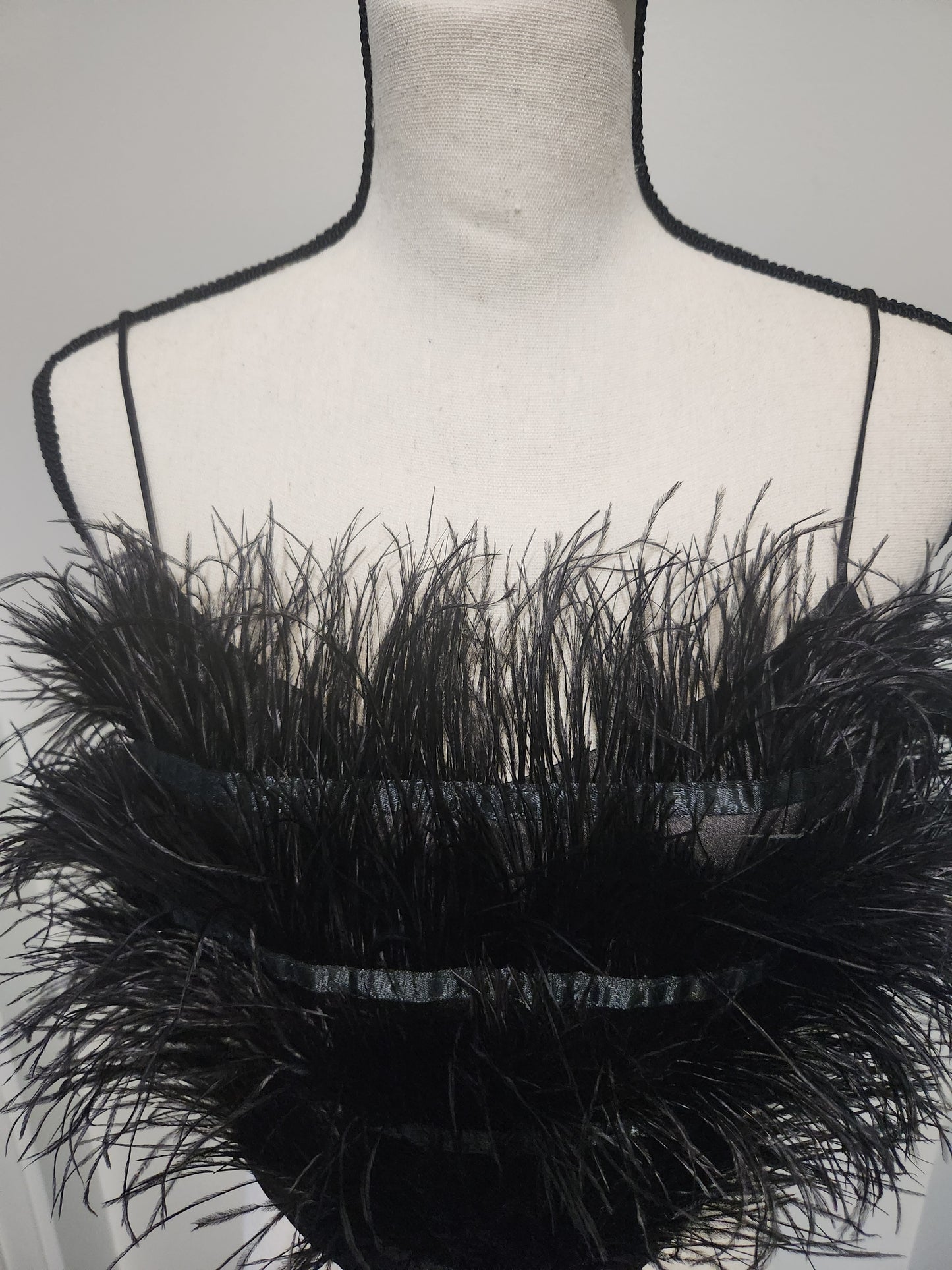 RB- Holly's Resale STORIA Chic Black Feathered Top/ Sz Lg