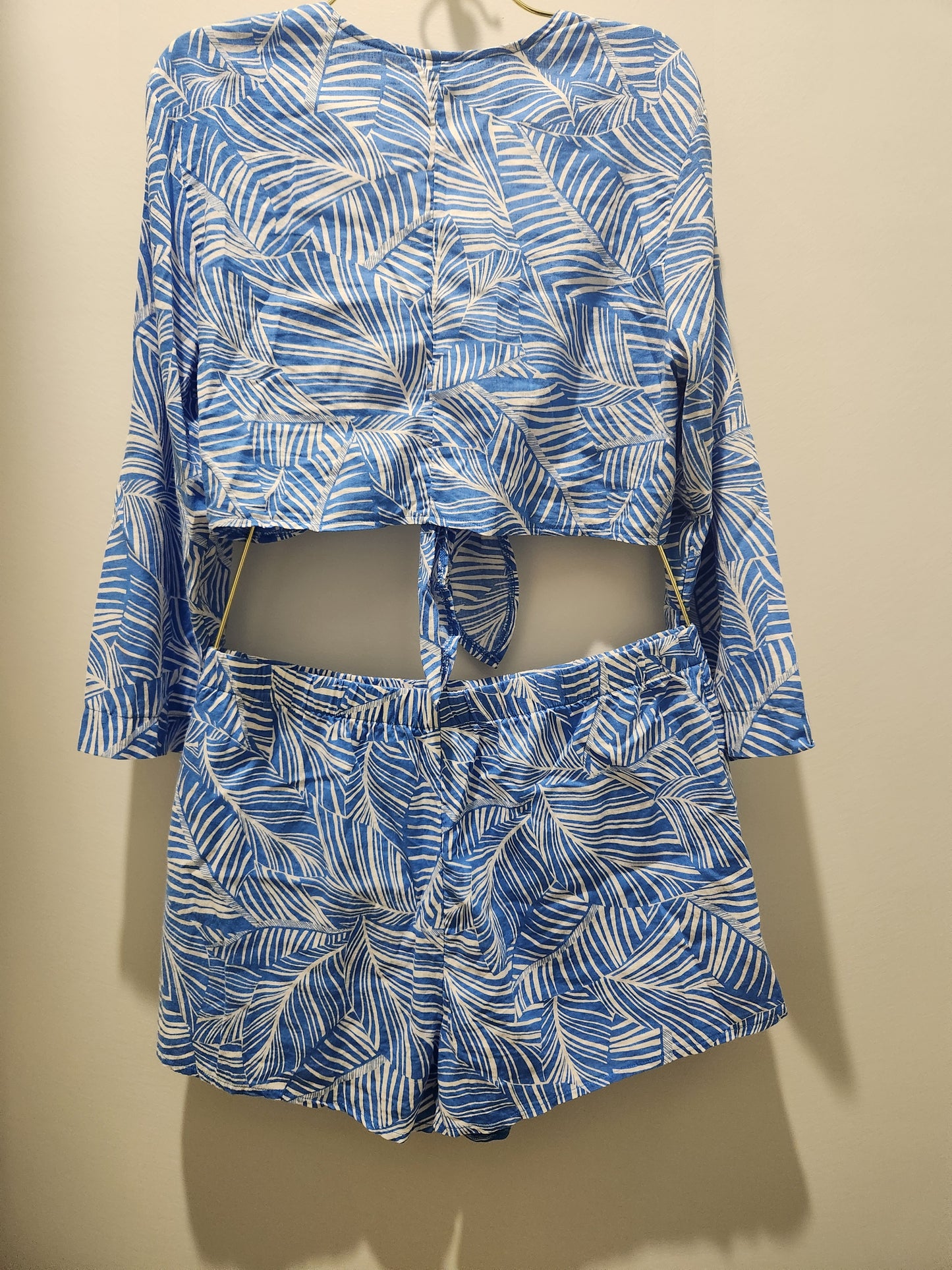 RSS- Holly's Resale Collection Shade and Shore Short Set Sz L