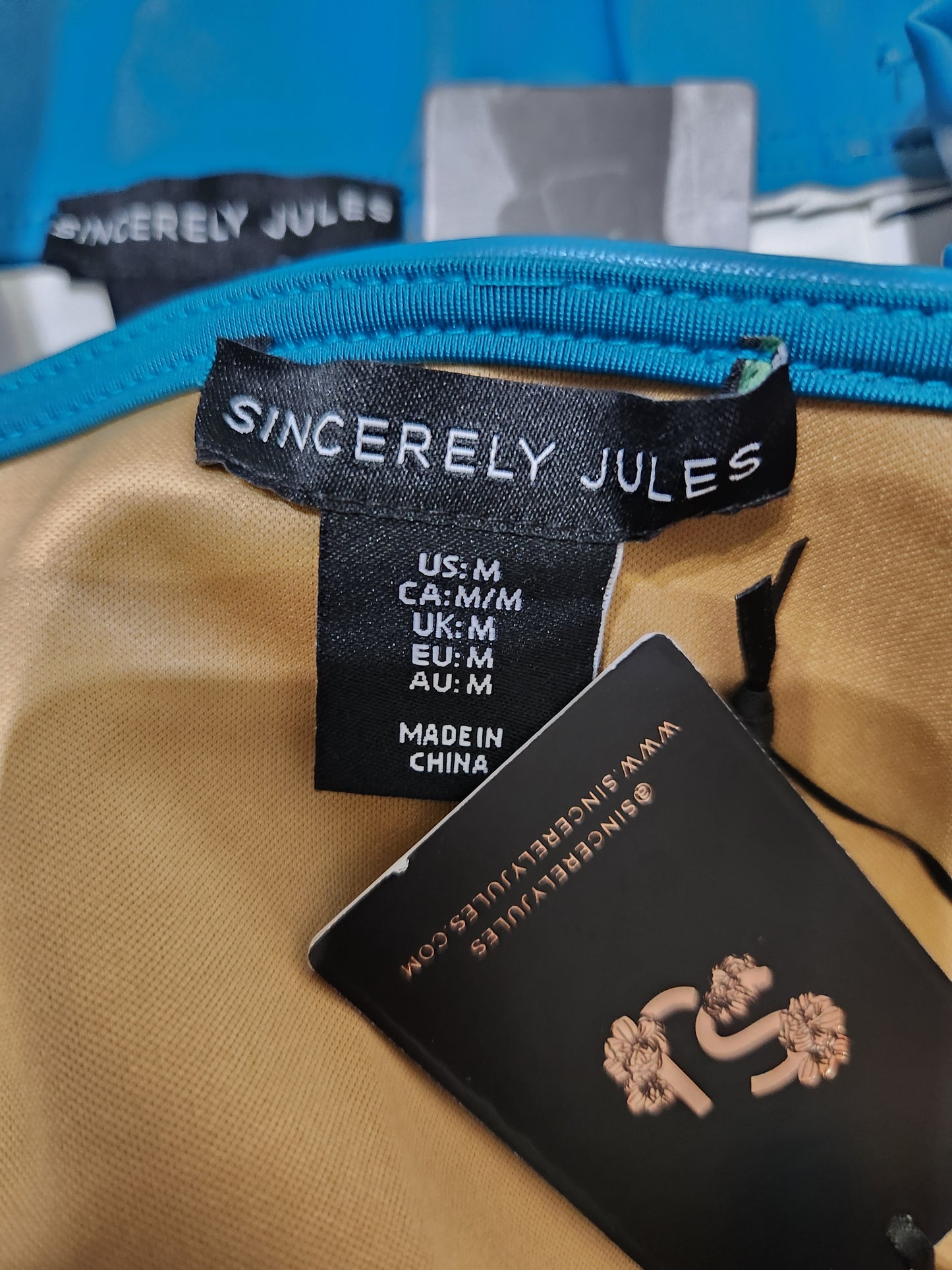RSS- Holly's Resale Collection Sincerely Jules Vegan Leather Teal Short Set Sz L