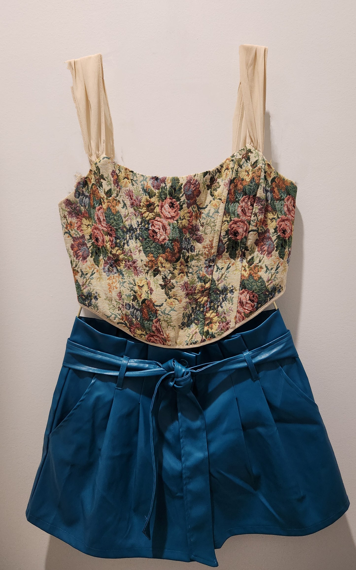 RSS- Holly's Resale Collection Sincerely Jules Vegan Leather Teal Short Set Sz L