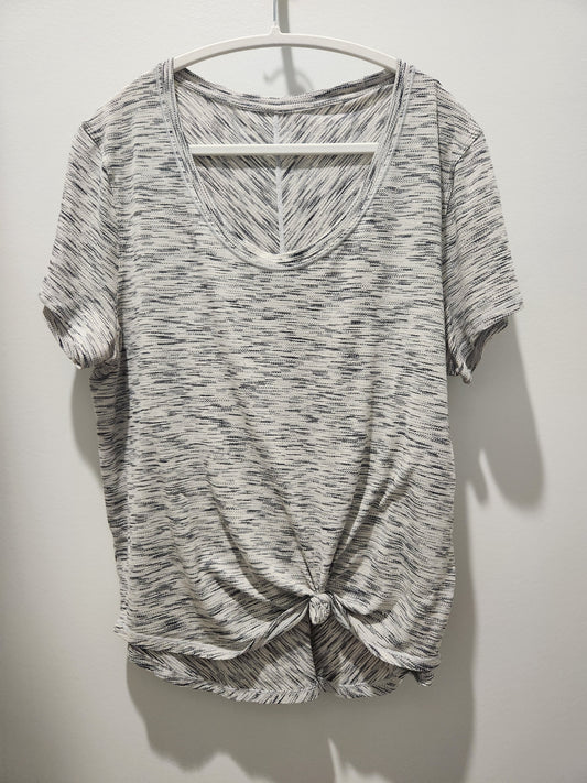 RAWt- Lululemon Grey Patterned workout top Holly's Collection SZ 14