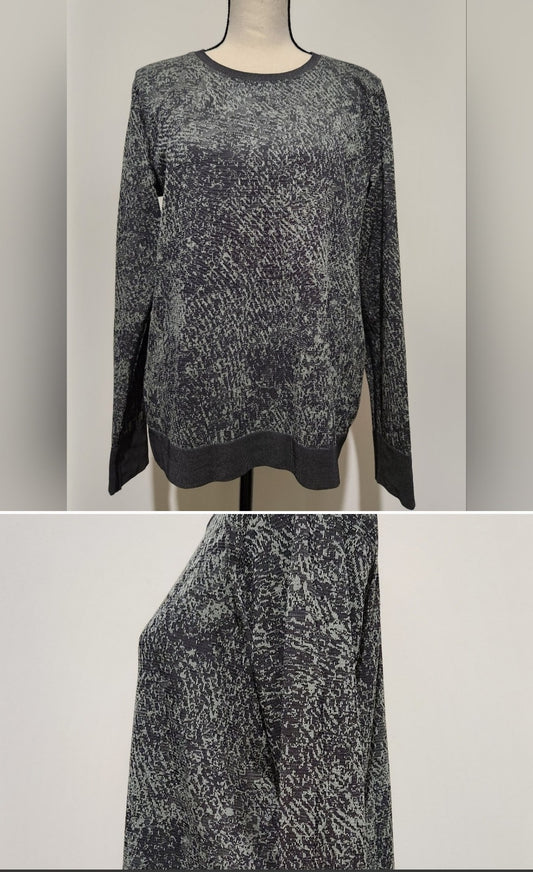 RAWtop- Holly's Resale Lululemon Long sleeved burn out top