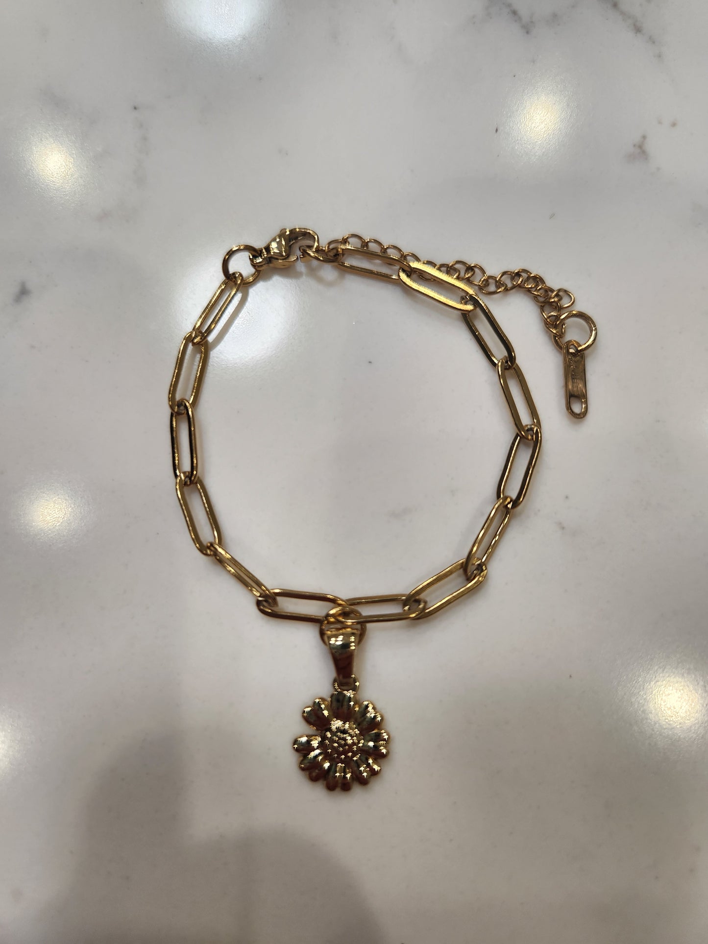 Petite Paperclip bracelet in Gold